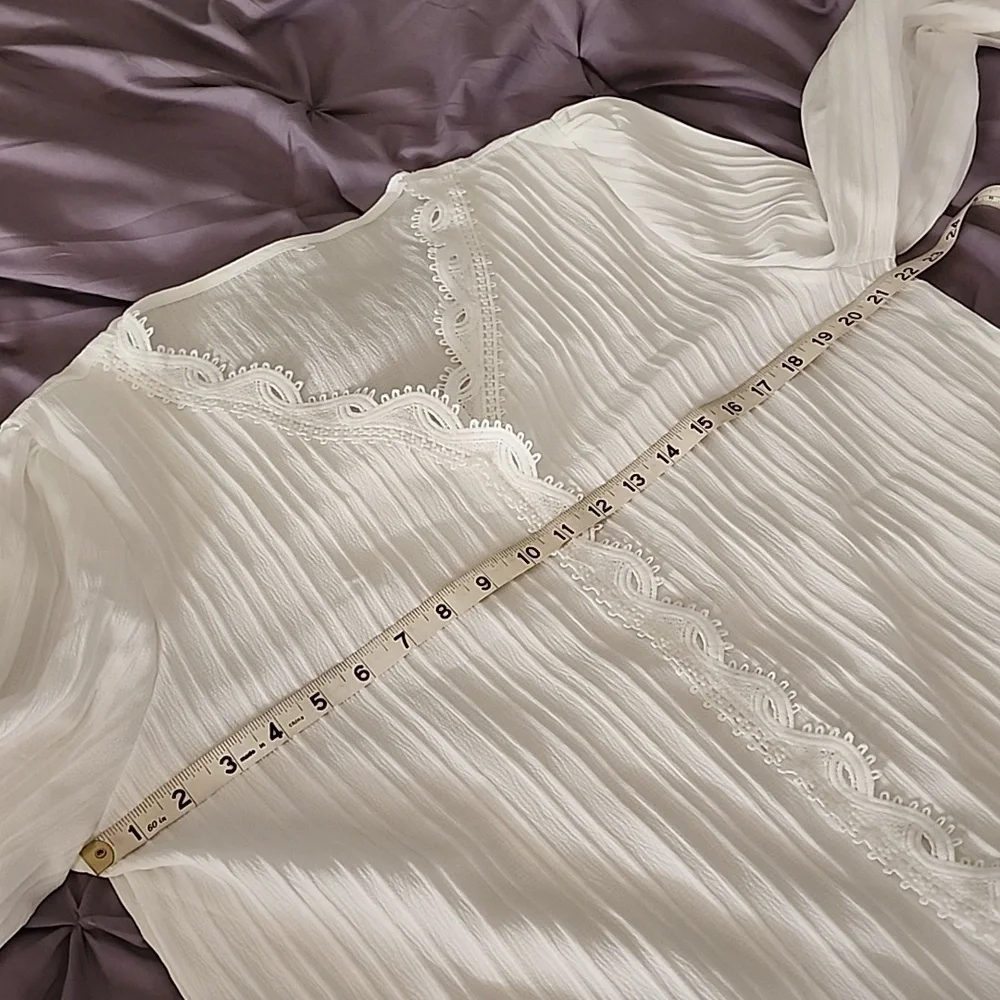 V-Neck Blouse, 2X, white, p2p 22,NWOT - Picture 8 of 9